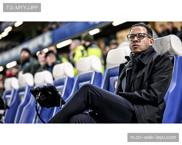 切尔西罗塞尼尔战术磨合期，三中卫与四后卫切换存疑